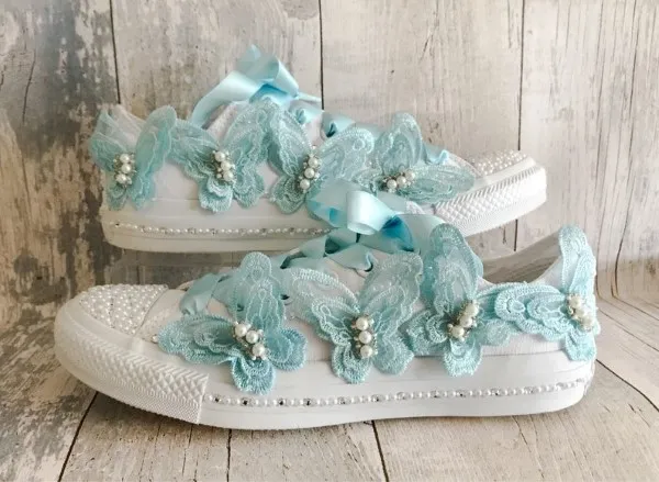 Poročne All Star Converse
Poročnih All Star Converse "all starkah all the way"
Poroka v All Starkah